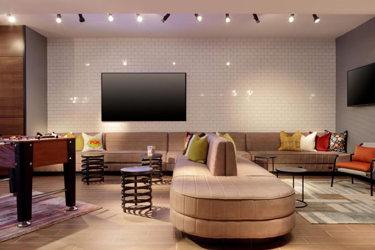 Hotel Moxy Richmond Downtown Exteriér fotografie
